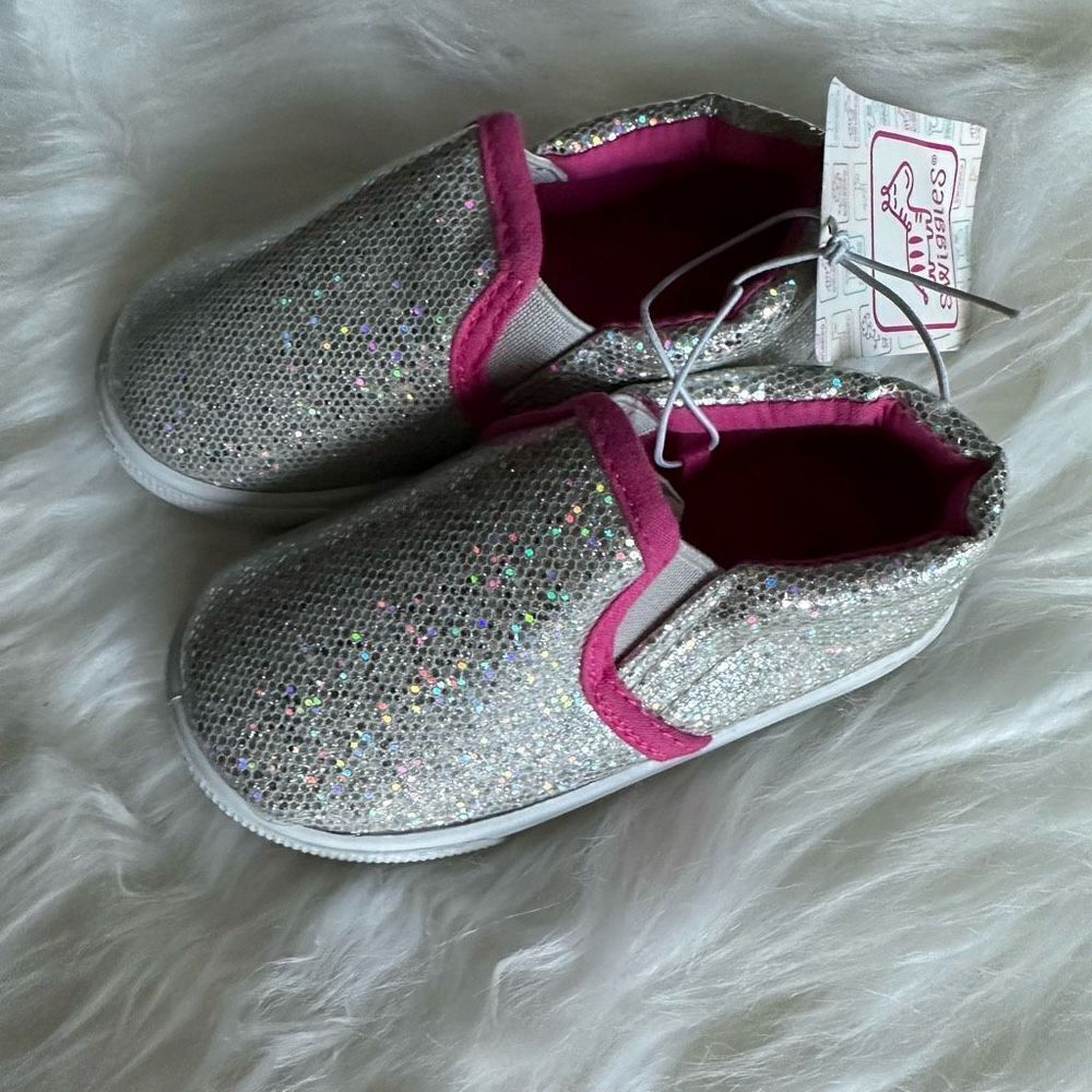 Swiggles Girls toddlers silver/pink slip on shoes